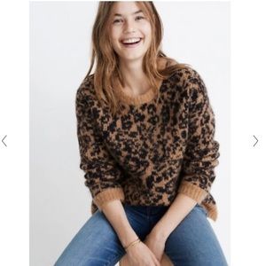 Crewneck Pullover Sweater in Leopard